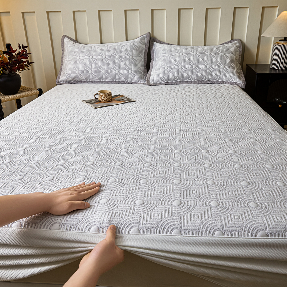 91家纺网 家纺一手货源 找家纺 耐思家纺 2026新款高端三明治硅胶复合PE乙纶提花冰豆豆凉席空调席韩版NIS系列（提供买家秀）床笠款 韩INS-方圆灰