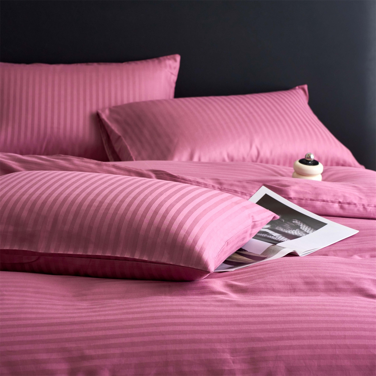 91家纺网 家纺一手货源 找家纺 兰紫橙家纺 2026新款全棉纯棉纯色贡缎缎条四件套 缎条-豆沙