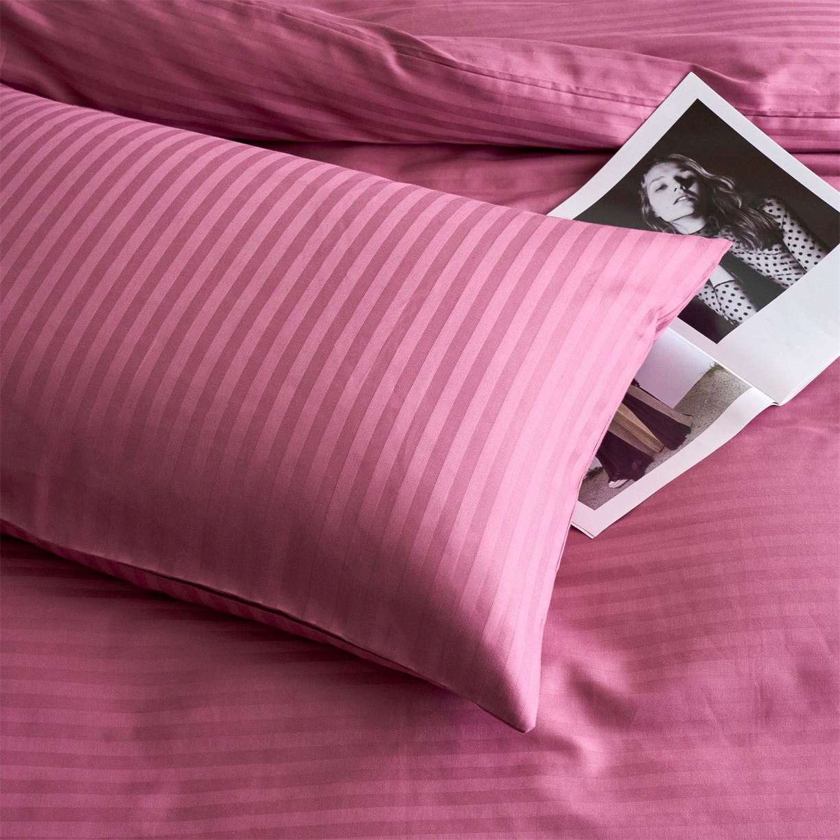 91家纺网 家纺一手货源 找家纺 兰紫橙家纺 2026新款全棉纯棉纯色贡缎缎条四件套 缎条-豆沙