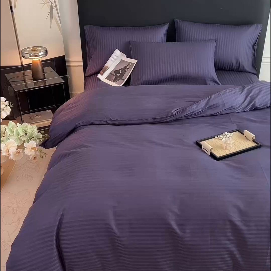 91家纺网 家纺一手货源 找家纺 兰紫橙家纺 2026新款全棉纯棉纯色贡缎缎条四件套 缎条-紫罗兰