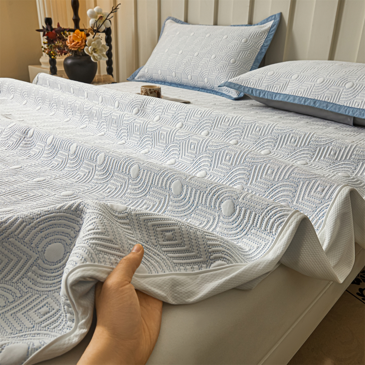 91家纺网 家纺一手货源 找家纺 耐思家纺 2026新款高端三明治硅胶复合PE乙纶提花冰豆豆凉席空调席韩版NIS系列（提供买家秀）床笠款 韩INS-方圆蓝