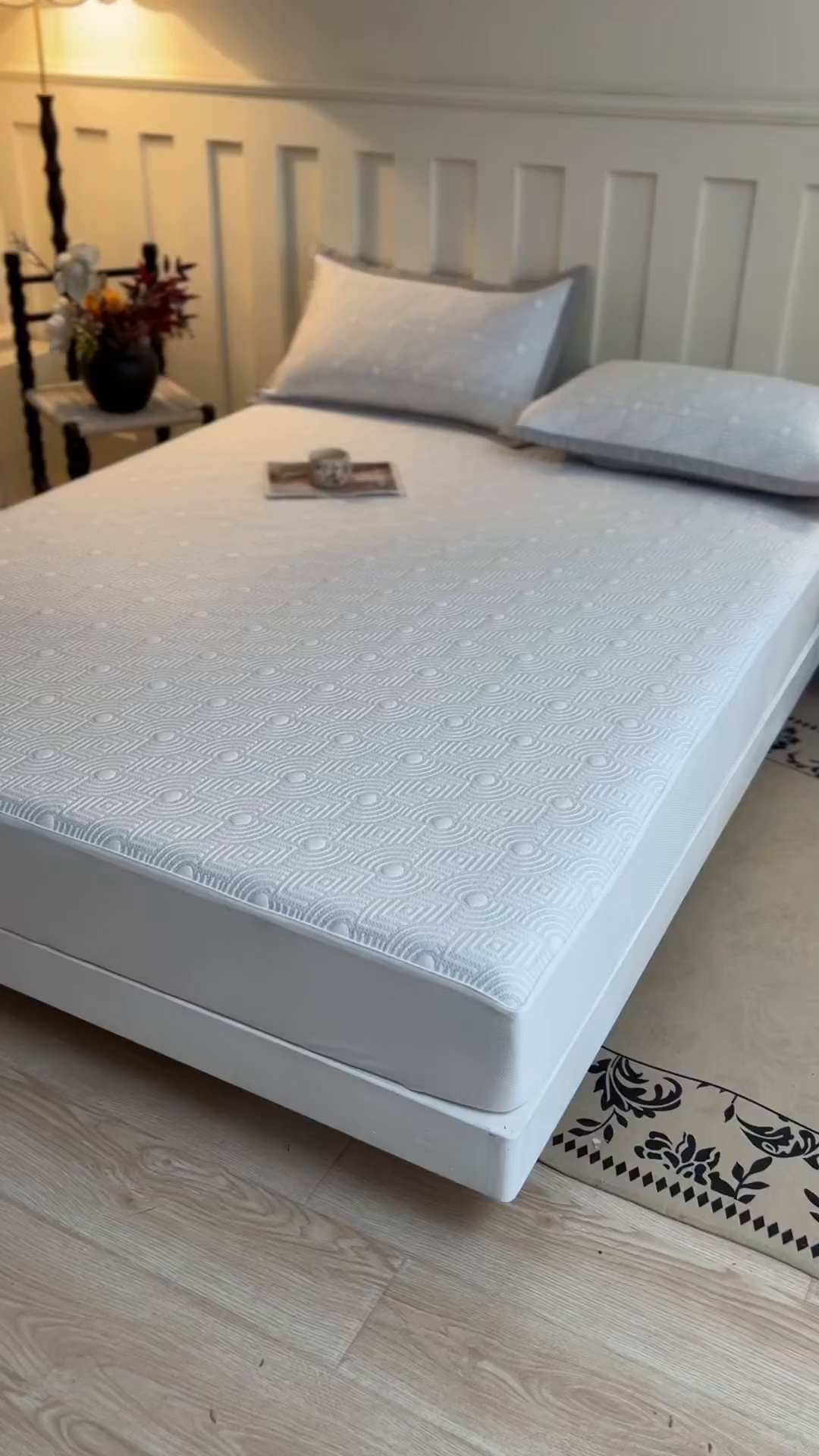 91家纺网 家纺一手货源 找家纺 耐思家纺 2026新款高端三明治硅胶复合PE乙纶提花冰豆豆凉席空调席韩版NIS系列（提供买家秀）床笠款 韩INS-方圆蓝