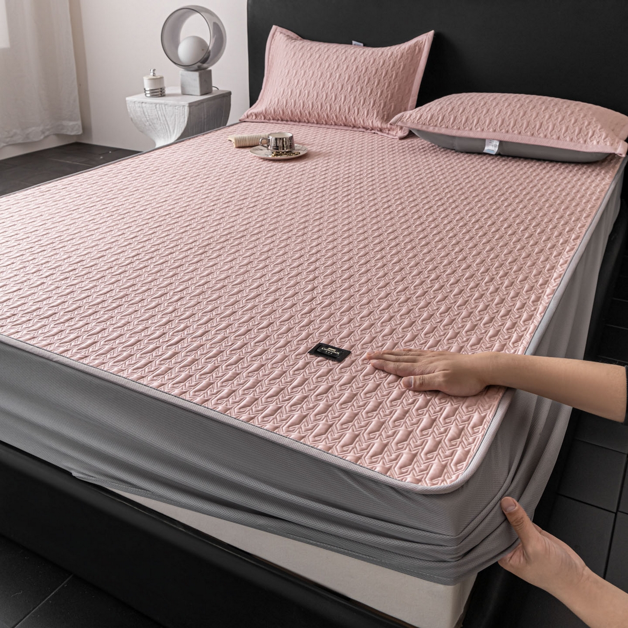 91家纺网 家纺一手货源 找家纺 耐思家纺 2026新款A类复合三明治PE乙纶提花冰豆豆凉席床笠海之恋系列（提供买家秀） 海之恋-粉床笠款