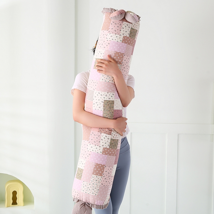 91家纺网 家纺一手货源 找家纺 蔻眠 全棉印花双层纱长抱枕夹腿抱枕长枕芯儿童学生成人枕头 粉拼格