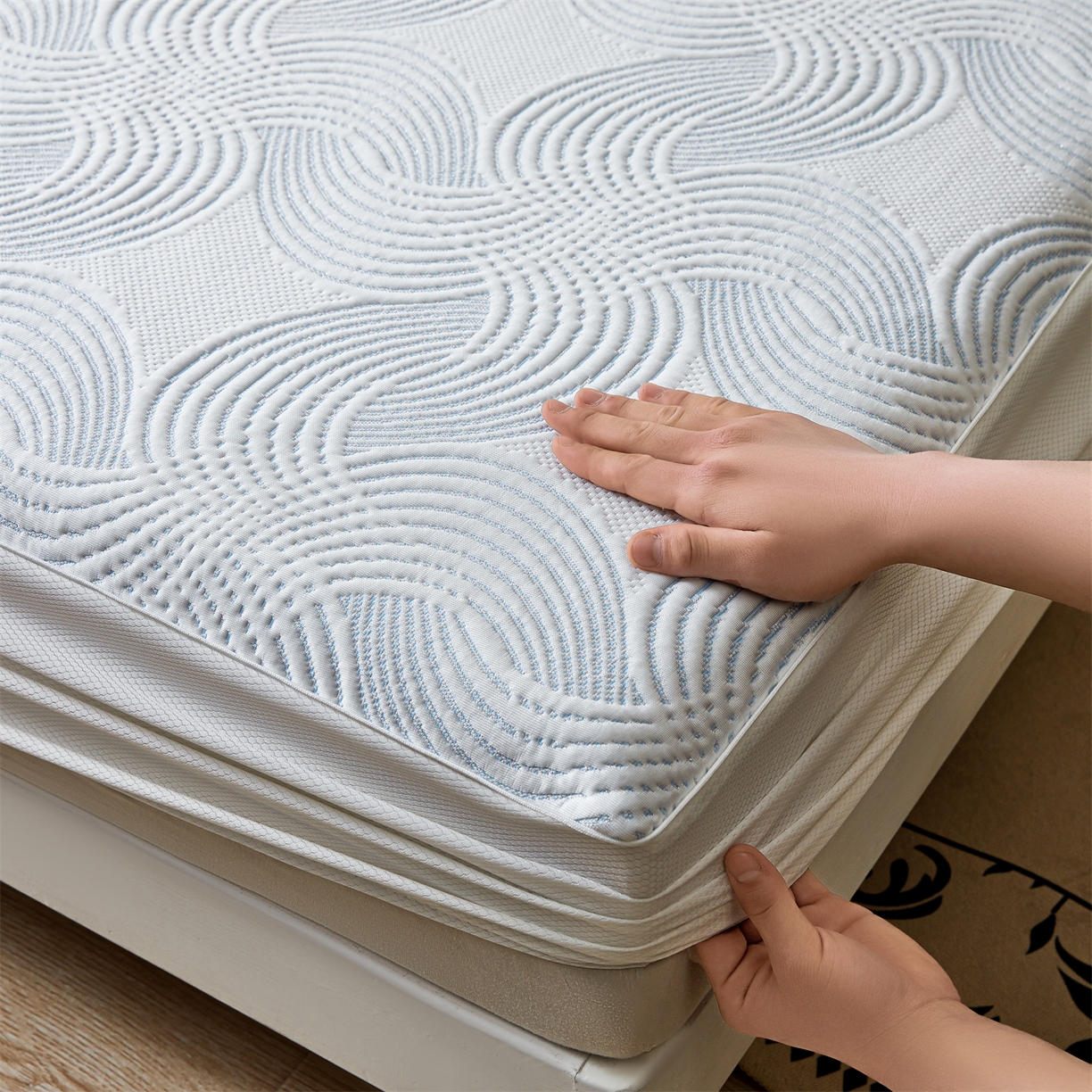 91家纺网 家纺一手货源 找家纺 耐思家纺 2026新款高端三明治硅胶复合PE乙纶提花冰豆豆凉席空调席韩版NIS系列（提供买家秀）床笠款 韩INS-回川蓝