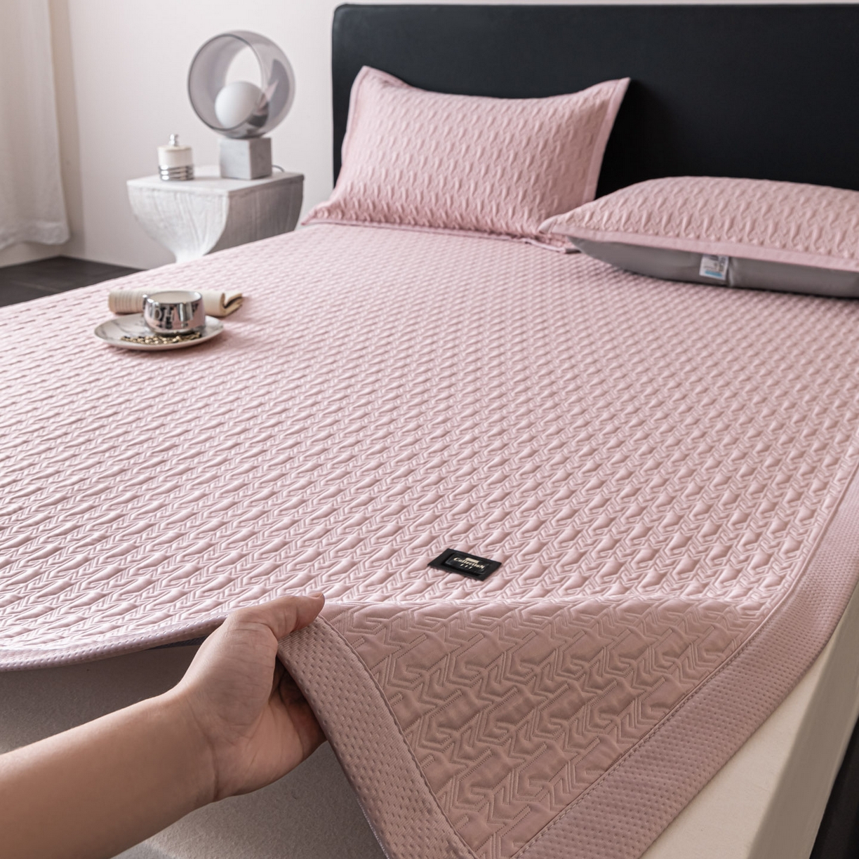 91家纺网 家纺一手货源 找家纺 耐思家纺 2026新款A类复合三明治PE乙纶提花冰豆豆凉席床笠海之恋系列（提供买家秀） 海之恋-粉床席款