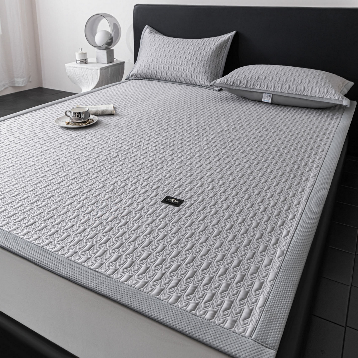 91家纺网 家纺一手货源 找家纺 耐思家纺 2026新款A类复合三明治PE乙纶提花冰豆豆凉席床笠海之恋系列（提供买家秀） 海之恋-灰床席款