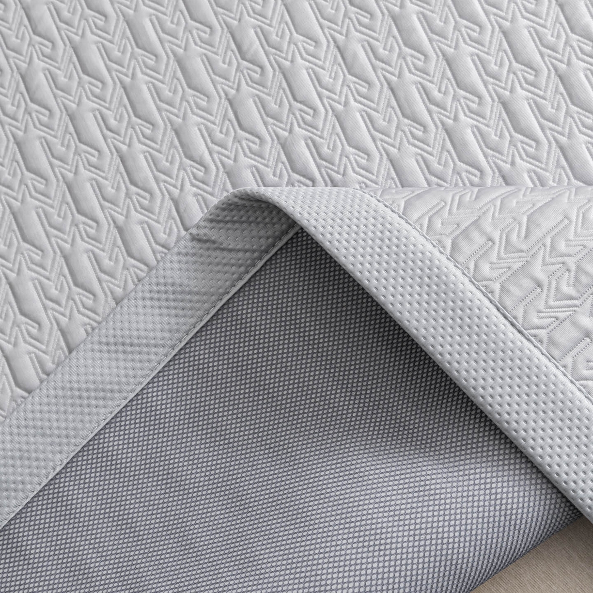 91家纺网 家纺一手货源 找家纺 耐思家纺 2026新款A类复合三明治PE乙纶提花冰豆豆凉席床笠海之恋系列（提供买家秀） 海之恋-灰床席款