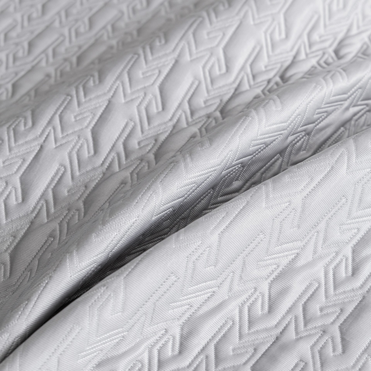 91家纺网 家纺一手货源 找家纺 耐思家纺 2026新款A类复合三明治PE乙纶提花冰豆豆凉席床笠海之恋系列（提供买家秀） 海之恋-灰床席款