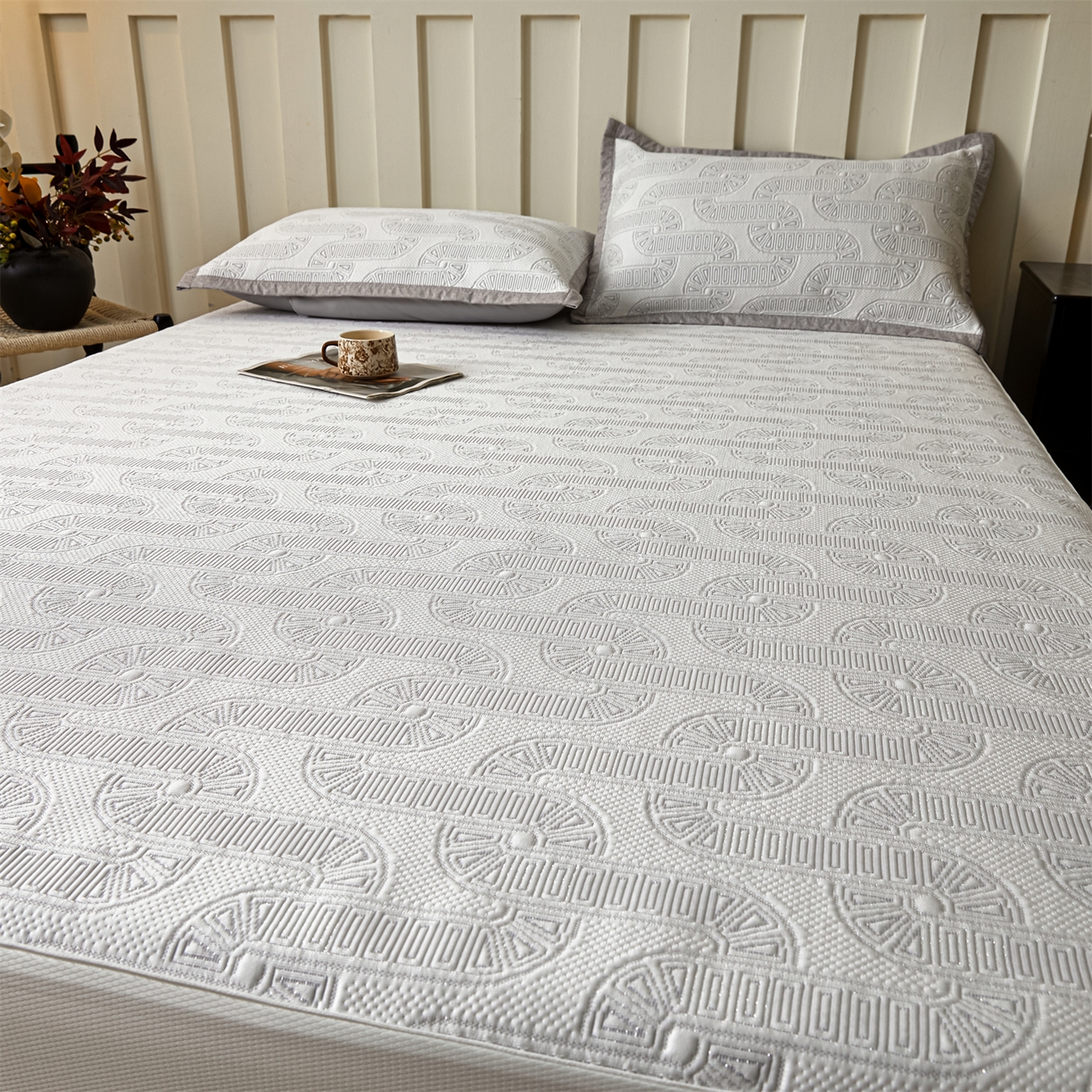 91家纺网 家纺一手货源 找家纺 耐思家纺 2026新款高端三明治硅胶复合PE乙纶提花冰豆豆凉席空调席韩版NIS系列（提供买家秀）床笠款 韩INS-云间环