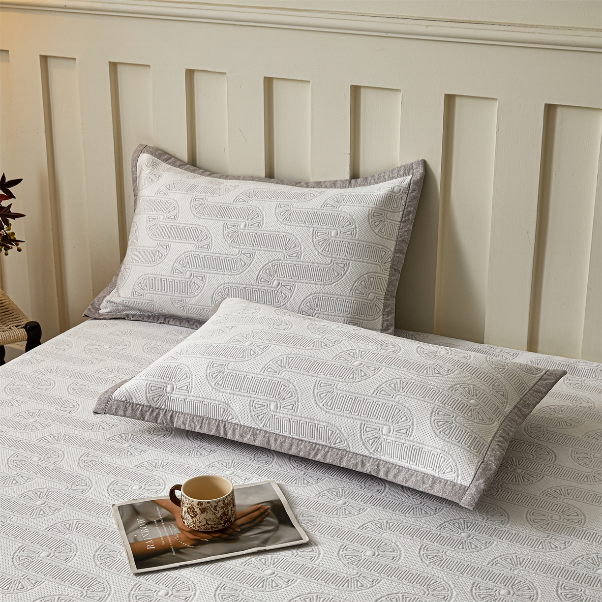 91家纺网 家纺一手货源 找家纺 耐思家纺 2026新款高端三明治硅胶复合PE乙纶提花冰豆豆凉席空调席韩版NIS系列（提供买家秀）床笠款 韩INS-云间环