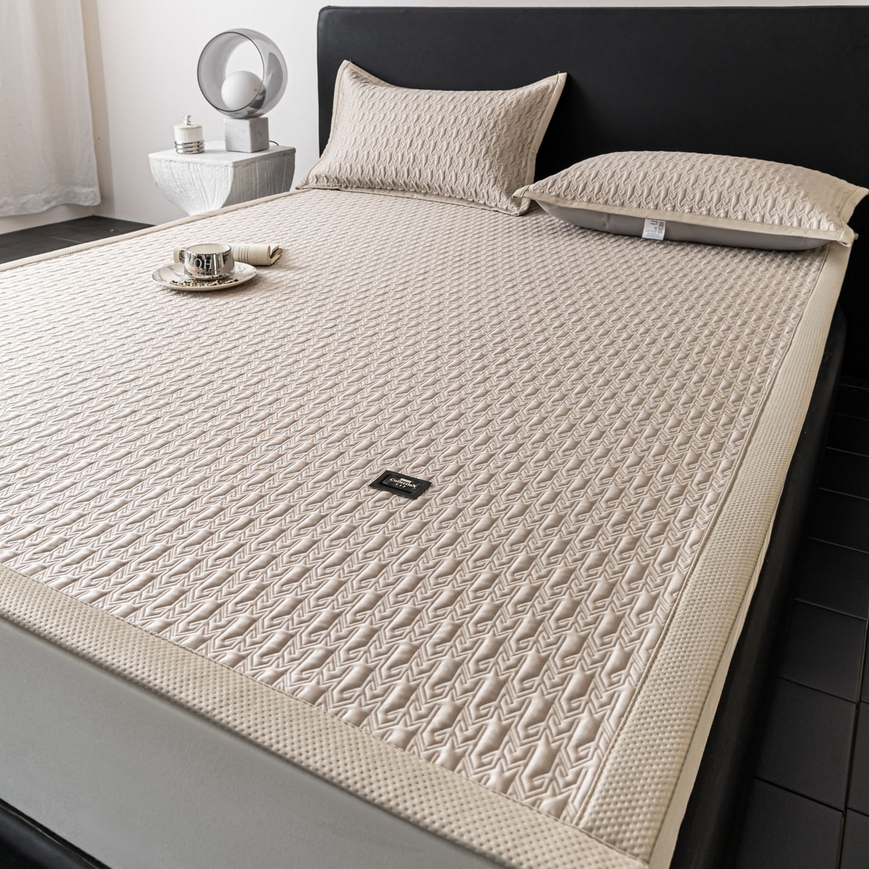 91家纺网 家纺一手货源 找家纺 耐思家纺 2026新款A类复合三明治PE乙纶提花冰豆豆凉席床笠海之恋系列（提供买家秀） 海之恋-卡其床席款