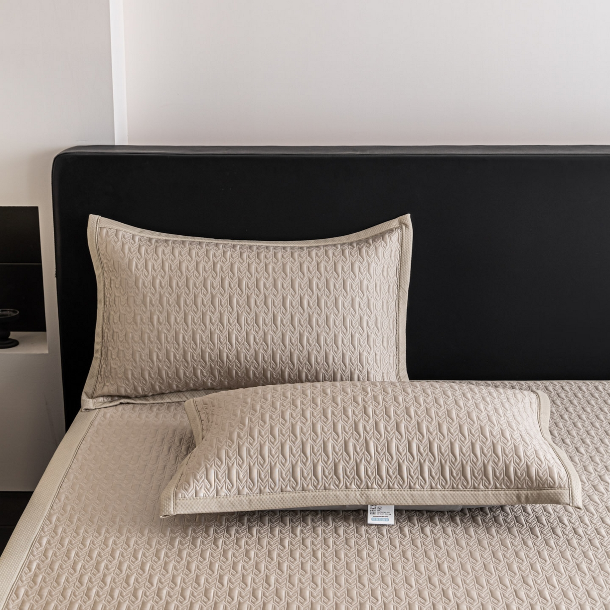 91家纺网 家纺一手货源 找家纺 耐思家纺 2026新款A类复合三明治PE乙纶提花冰豆豆凉席床笠海之恋系列（提供买家秀） 海之恋-卡其床席款