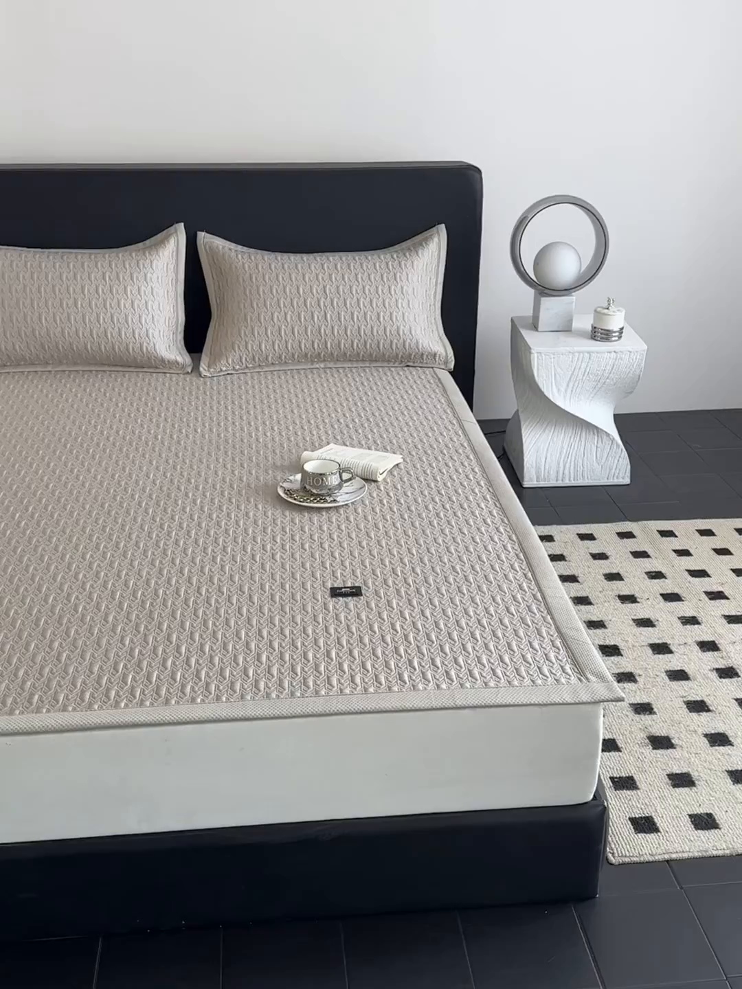 91家纺网 家纺一手货源 找家纺 耐思家纺 2026新款A类复合三明治PE乙纶提花冰豆豆凉席床笠海之恋系列（提供买家秀） 海之恋-卡其床席款