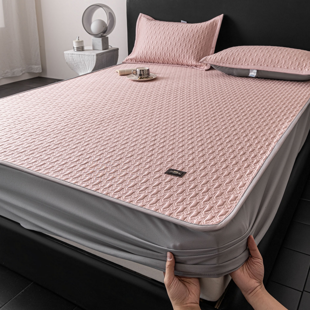 91家纺网 家纺一手货源 找家纺 耐思家纺 2026新款A类复合三明治PE乙纶提花冰豆豆凉席床笠海之恋系列（提供买家秀） 海之恋-粉床笠款