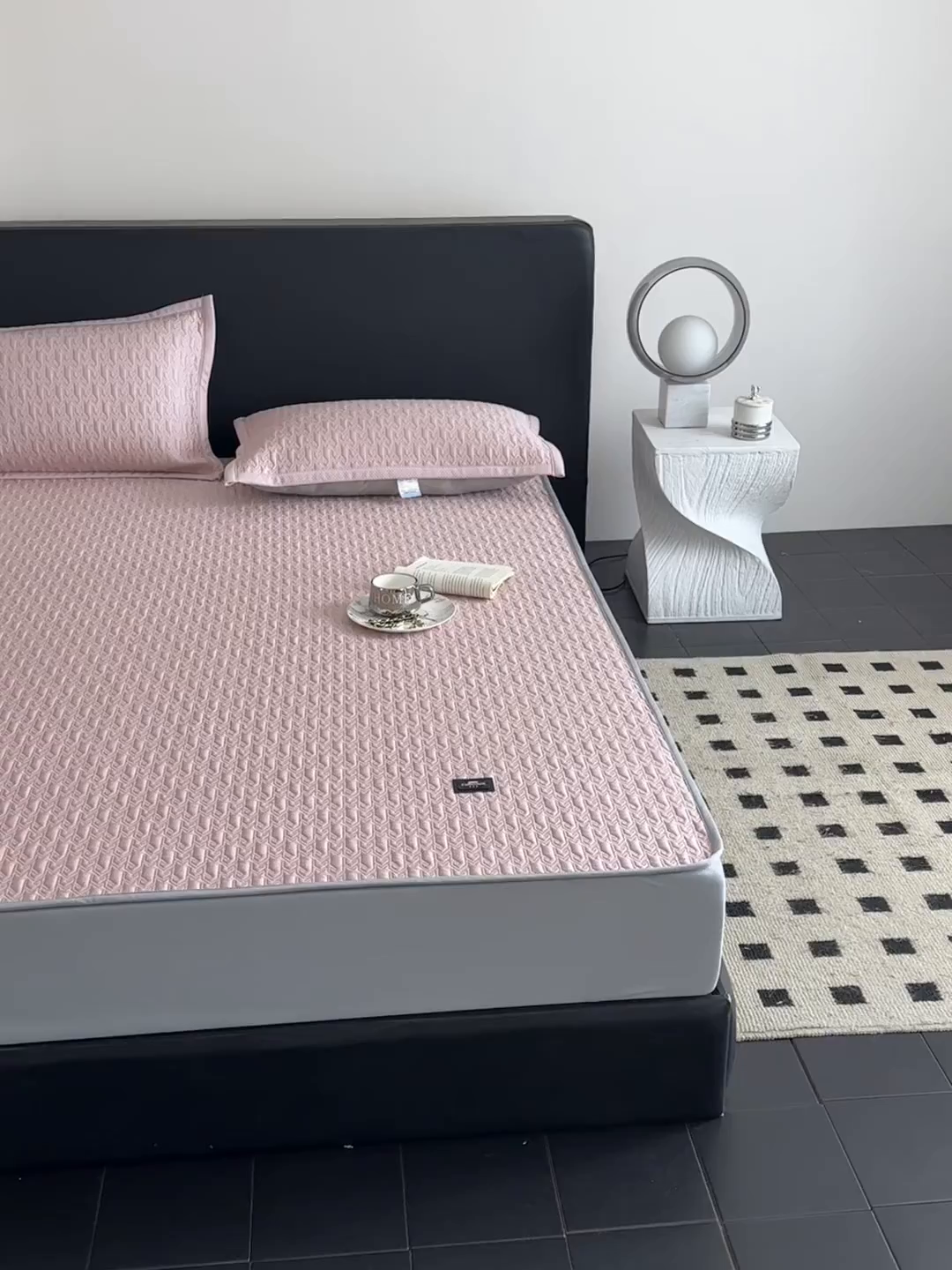 91家纺网 家纺一手货源 找家纺 耐思家纺 2026新款A类复合三明治PE乙纶提花冰豆豆凉席床笠海之恋系列（提供买家秀） 海之恋-粉床笠款