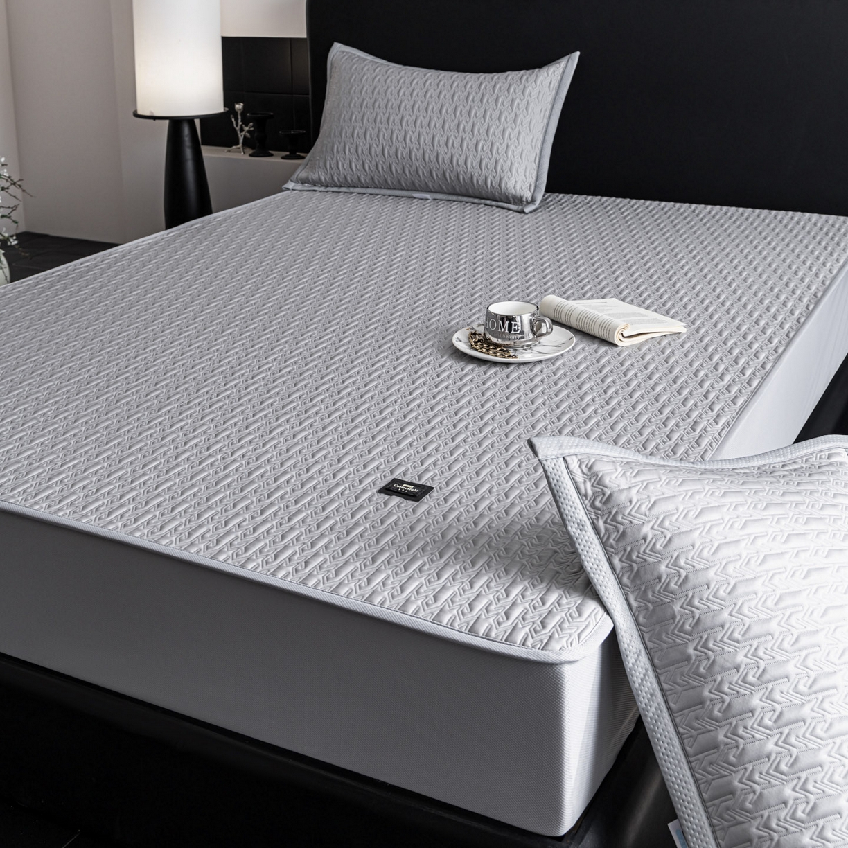 91家纺网 家纺一手货源 找家纺 耐思家纺 2026新款A类复合三明治PE乙纶提花冰豆豆凉席床笠海之恋系列（提供买家秀） 海之恋-灰床笠款