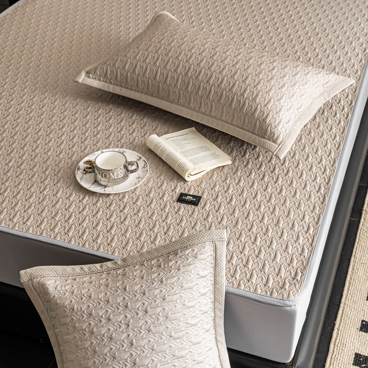 91家纺网 家纺一手货源 找家纺 耐思家纺 2026新款A类复合三明治PE乙纶提花冰豆豆凉席床笠海之恋系列（提供买家秀） 海之恋-卡其床笠款