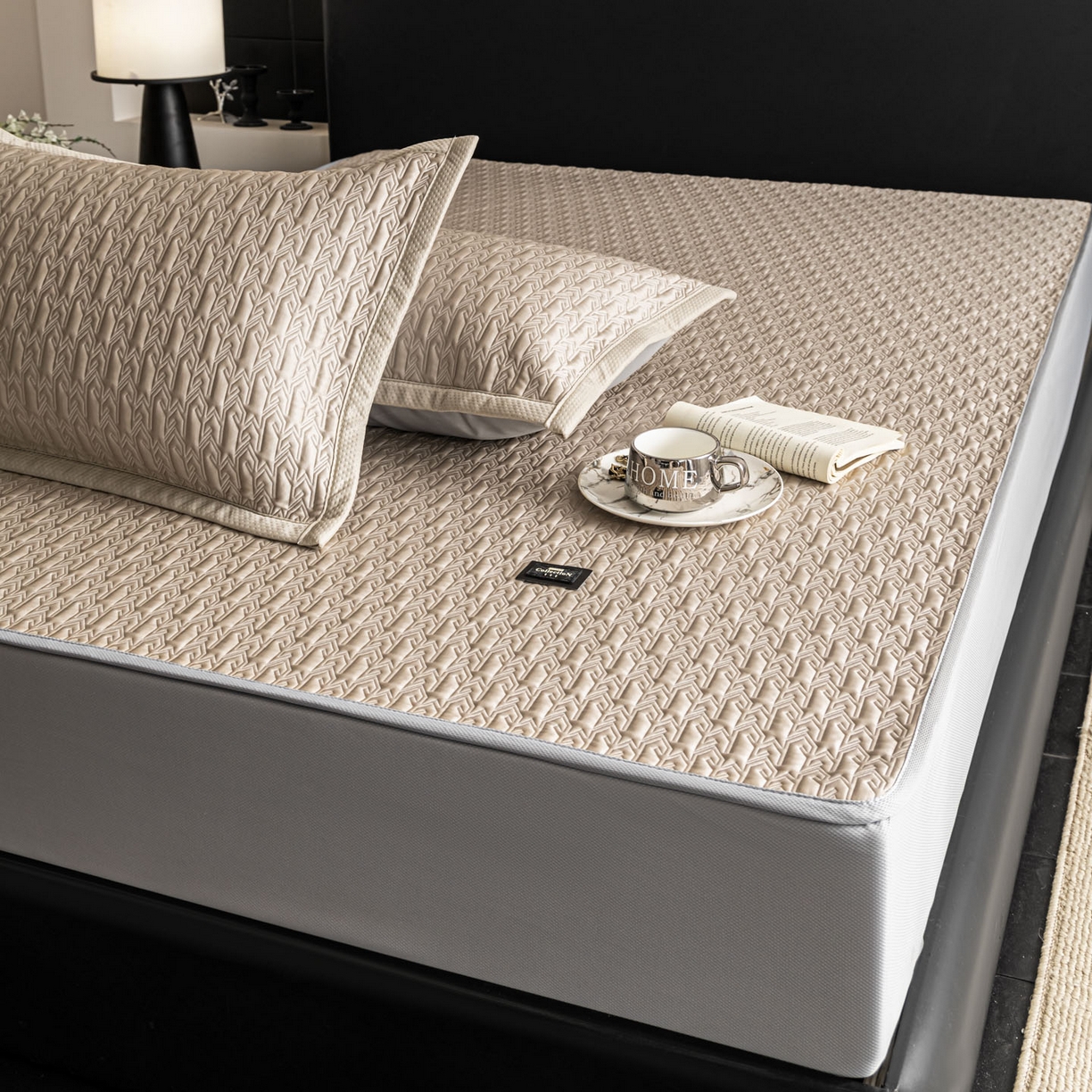 91家纺网 家纺一手货源 找家纺 耐思家纺 2026新款A类复合三明治PE乙纶提花冰豆豆凉席床笠海之恋系列（提供买家秀） 海之恋-卡其床笠款