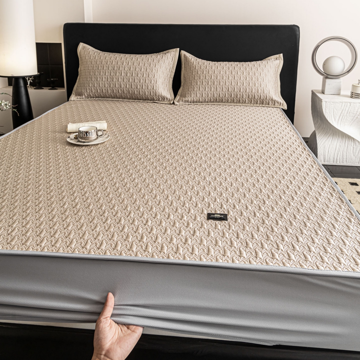 91家纺网 家纺一手货源 找家纺 耐思家纺 2026新款A类复合三明治PE乙纶提花冰豆豆凉席床笠海之恋系列（提供买家秀） 海之恋-卡其床笠款