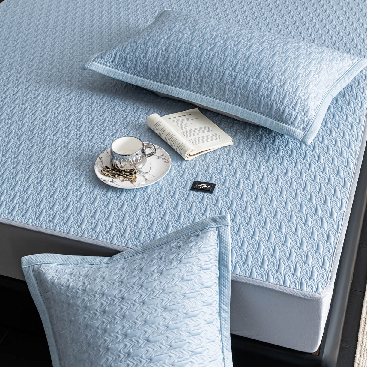 91家纺网 家纺一手货源 找家纺 耐思家纺 2026新款A类复合三明治PE乙纶提花冰豆豆凉席床笠海之恋系列（提供买家秀） 海之恋-蓝床笠款