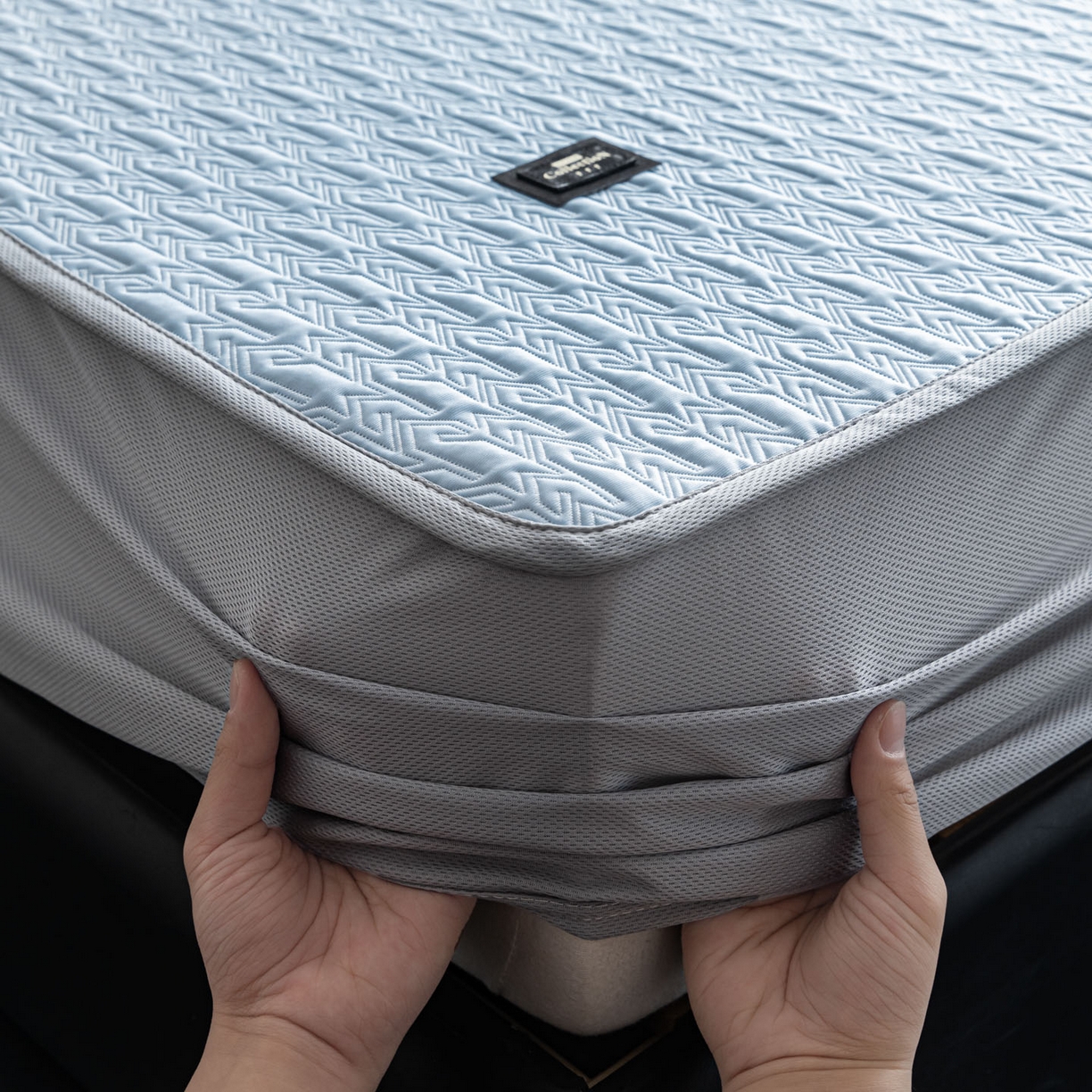 91家纺网 家纺一手货源 找家纺 耐思家纺 2026新款A类复合三明治PE乙纶提花冰豆豆凉席床笠海之恋系列（提供买家秀） 海之恋-蓝床笠款