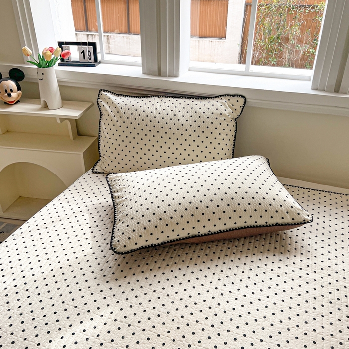 91家纺网 家纺一手货源 找家纺 禾沐 2026新款泡芙纱三角针床盖夏被四件套 波点