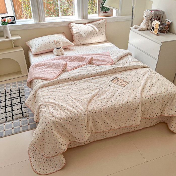 91家纺网 家纺一手货源 找家纺 禾沐 2026新款泡芙纱三角针床盖夏被四件套 粉色小心心