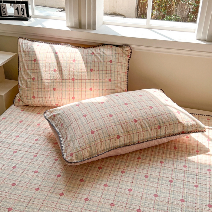 91家纺网 家纺一手货源 找家纺 禾沐 2026新款泡芙纱三角针床盖夏被四件套 格格心