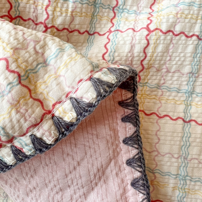 91家纺网 家纺一手货源 找家纺 禾沐 2026新款泡芙纱三角针床盖夏被四件套 格格心