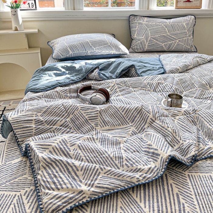 91家纺网 家纺一手货源 找家纺 禾沐 2026新款泡芙纱三角针床盖夏被四件套 浅川纹