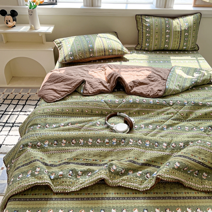 91家纺网 家纺一手货源 找家纺 禾沐 2026新款泡芙纱三角针床盖夏被四件套 森林描绘