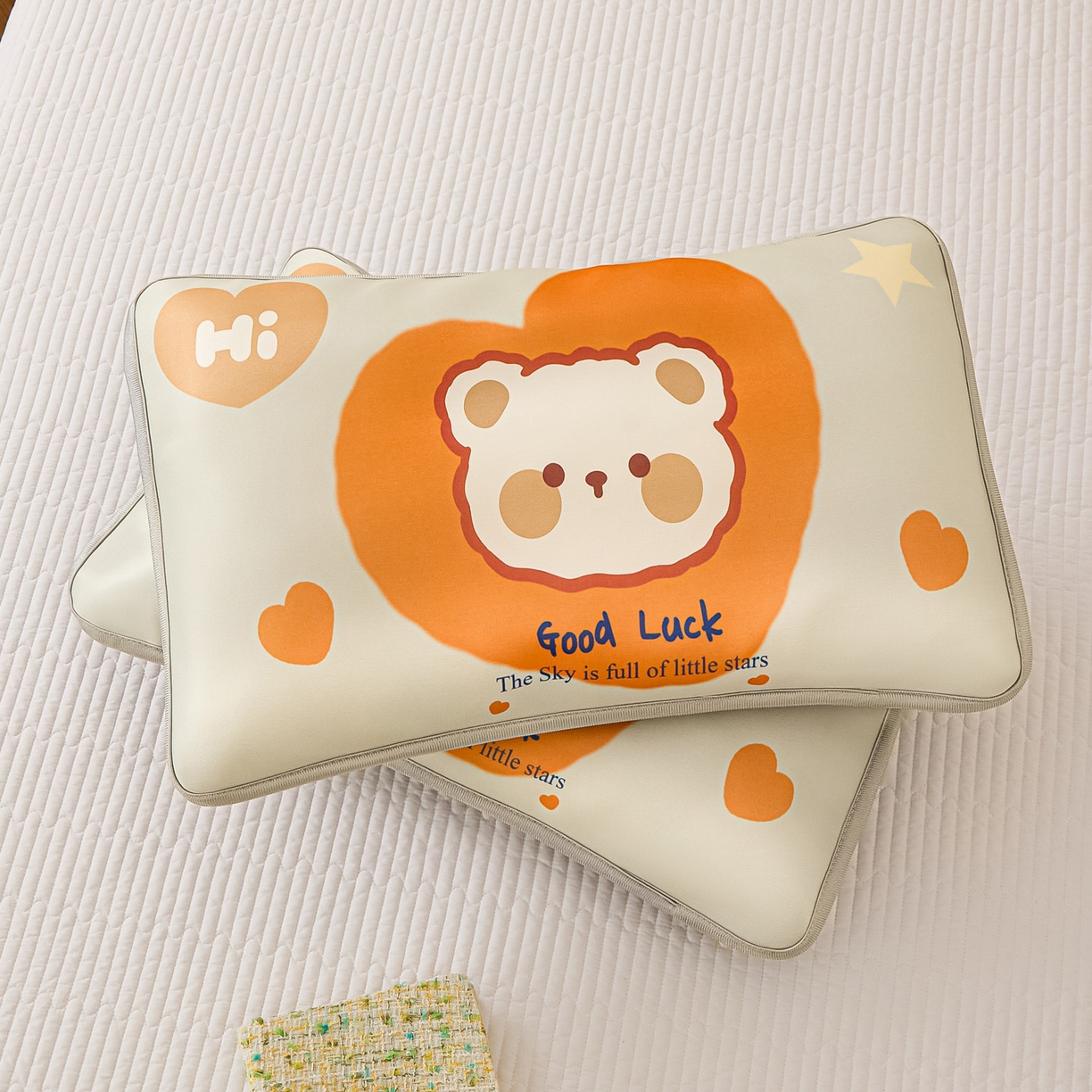 91家纺网 家纺一手货源 找家纺 云恋家纺 2026新款儿童卡通A类冰丝凉席枕套一对装夏季凉感丝可拆枕头儿童学生单人枕芯套 爱心小熊