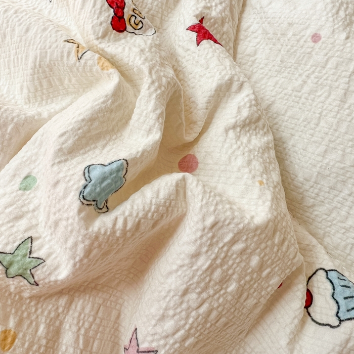 91家纺网 家纺一手货源 找家纺 禾沐 2026新款泡芙纱三角针床盖夏被四件套 星光凯蒂