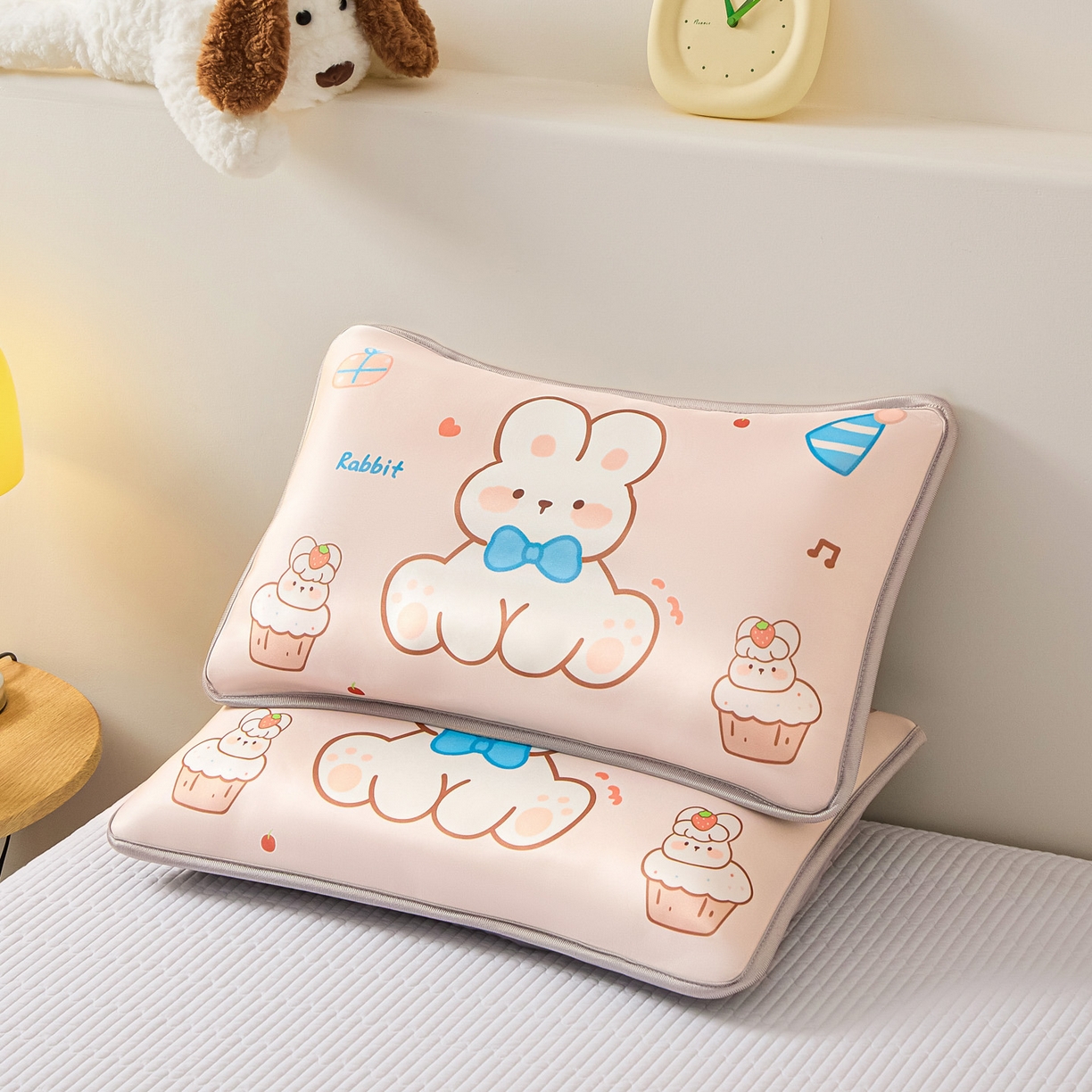 91家纺网 家纺一手货源 找家纺 云恋家纺 2026新款儿童卡通A类冰丝凉席枕套一对装夏季凉感丝可拆枕头儿童学生单人枕芯套 奶酪萌兔