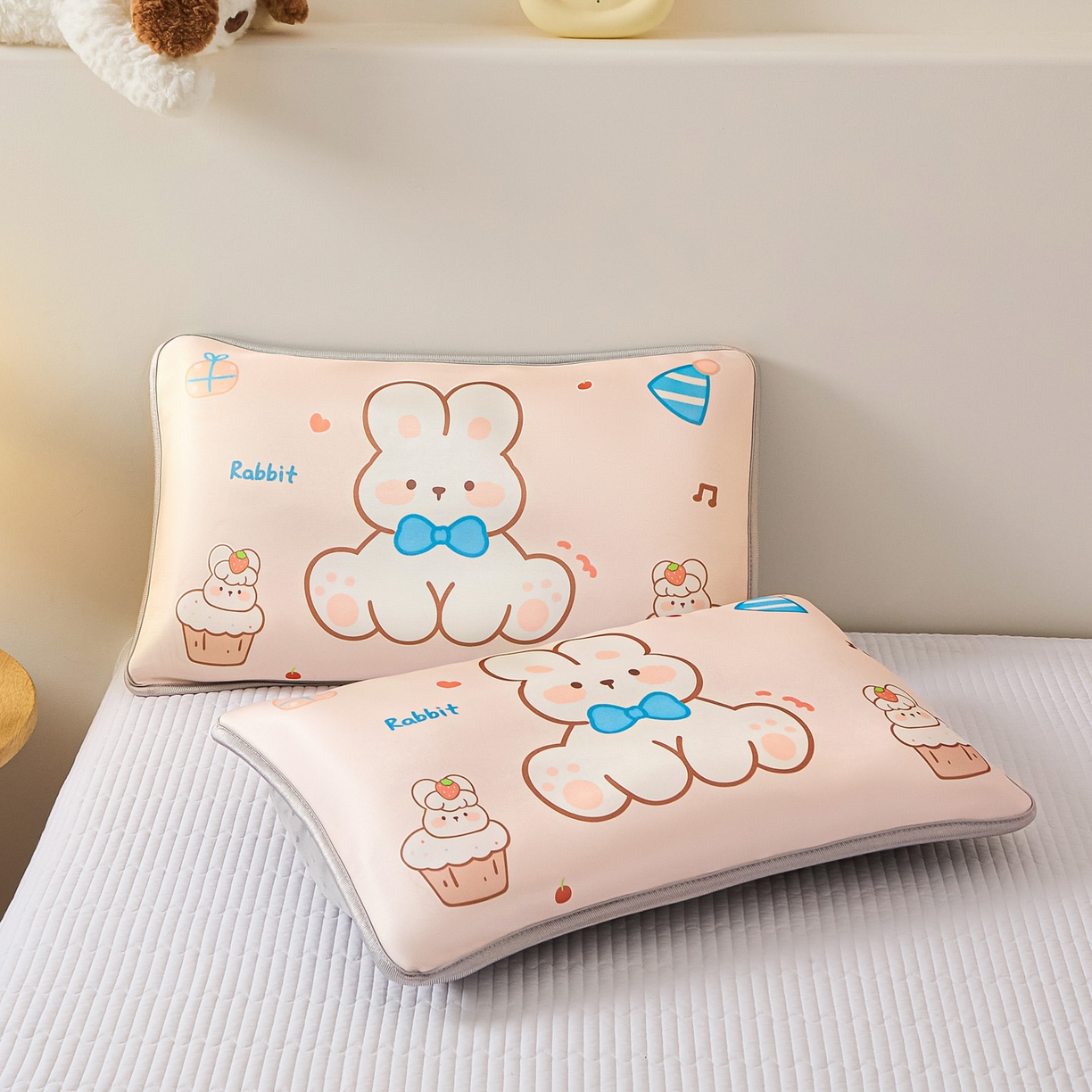 91家纺网 家纺一手货源 找家纺 云恋家纺 2026新款儿童卡通A类冰丝凉席枕套一对装夏季凉感丝可拆枕头儿童学生单人枕芯套 奶酪萌兔