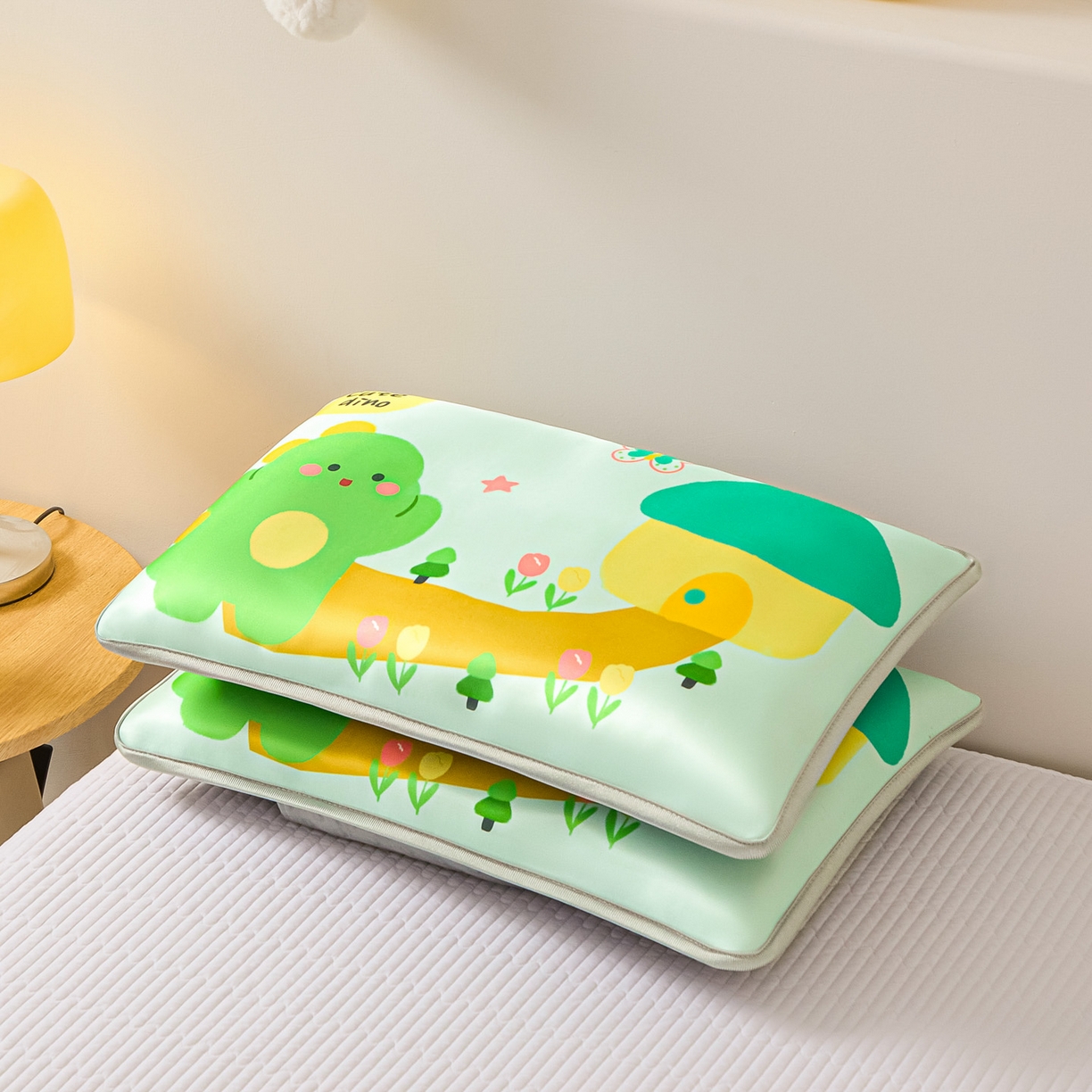 91家纺网 家纺一手货源 找家纺 云恋家纺 2026新款儿童卡通A类冰丝凉席枕套一对装夏季凉感丝可拆枕头儿童学生单人枕芯套 小龙嘟嘟