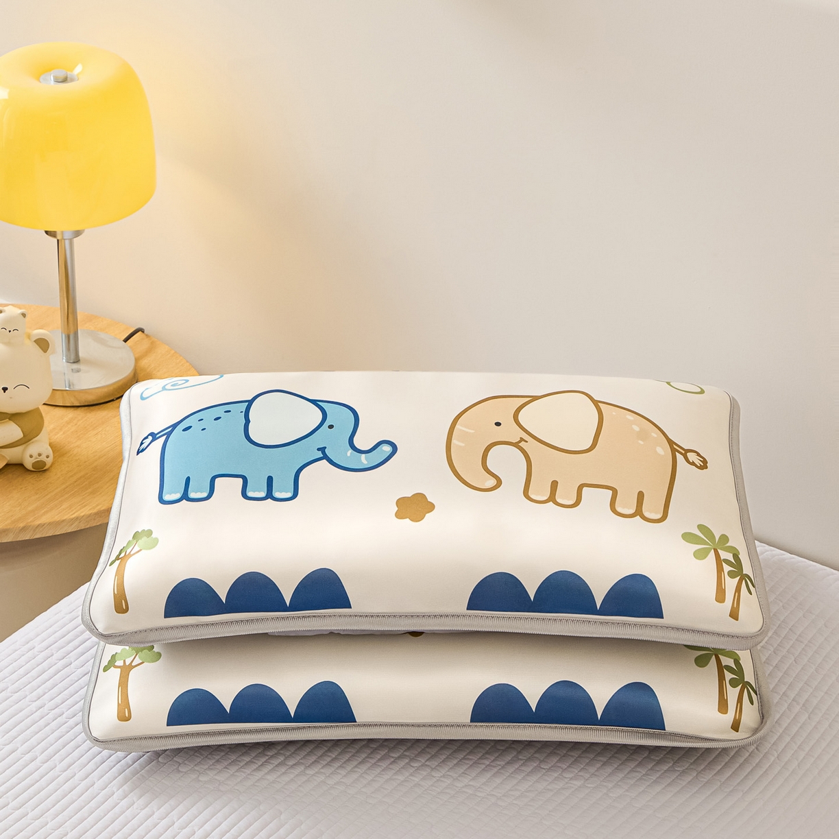 91家纺网 家纺一手货源 找家纺 云恋家纺 2026新款儿童卡通A类冰丝凉席枕套一对装夏季凉感丝可拆枕头儿童学生单人枕芯套 云朵小象