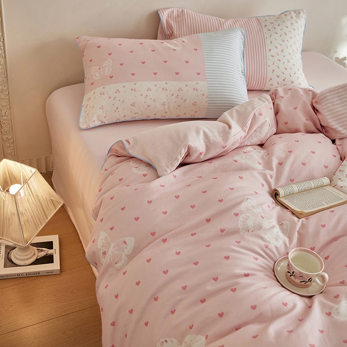 91家纺网 家纺一手货源 找家纺 风向标家纺 2026新款A类母婴级纯棉双层纱印花四件套-云羽织梦 云羽织梦—雾粉