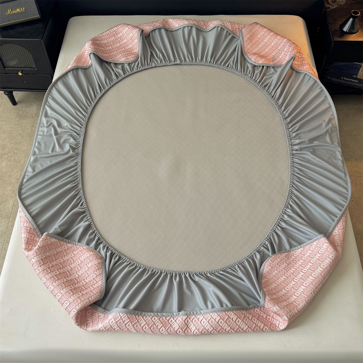 91家纺网 家纺一手货源 找家纺 耐思家纺 2026新款A类高端pe双面乙纶冰豆豆凉席摩登MIO系列（提供买家秀） 摩登MIO-粉床笠款