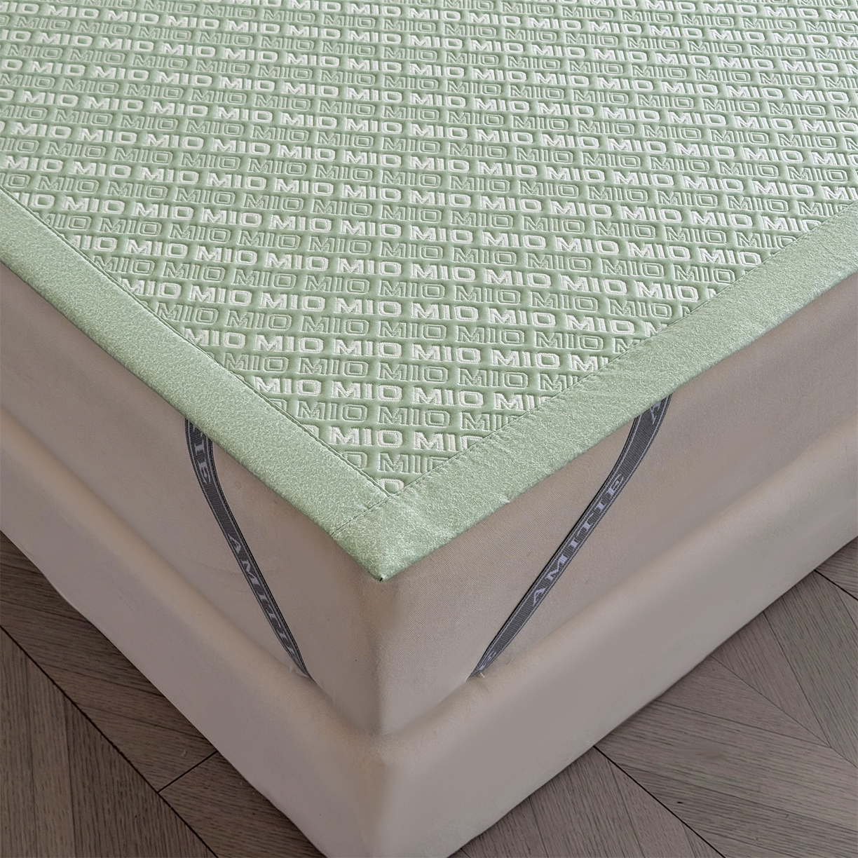 91家纺网 家纺一手货源 找家纺 耐思家纺 2026新款A类高端pe双面乙纶冰豆豆凉席摩登MIO系列（提供买家秀） 摩登MIO-绿床席款