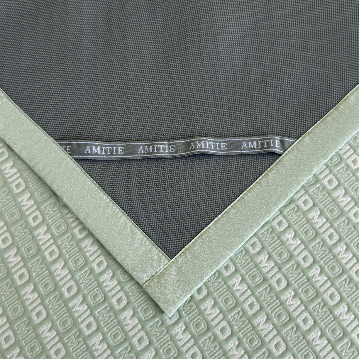 91家纺网 家纺一手货源 找家纺 耐思家纺 2026新款A类高端pe双面乙纶冰豆豆凉席摩登MIO系列（提供买家秀） 摩登MIO-绿床席款