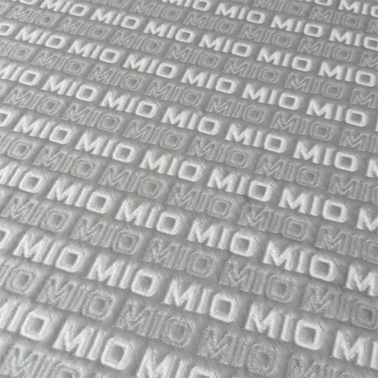 91家纺网 家纺一手货源 找家纺 耐思家纺 2026新款A类高端pe双面乙纶冰豆豆凉席摩登MIO系列（提供买家秀） 摩登MIO-灰床笠款