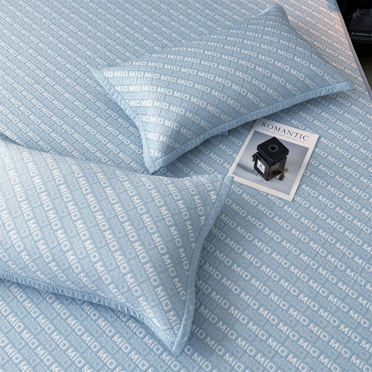 91家纺网 家纺一手货源 找家纺 耐思家纺 2026新款A类高端pe双面乙纶冰豆豆凉席摩登MIO系列（提供买家秀） 摩登MIO-蓝床笠款