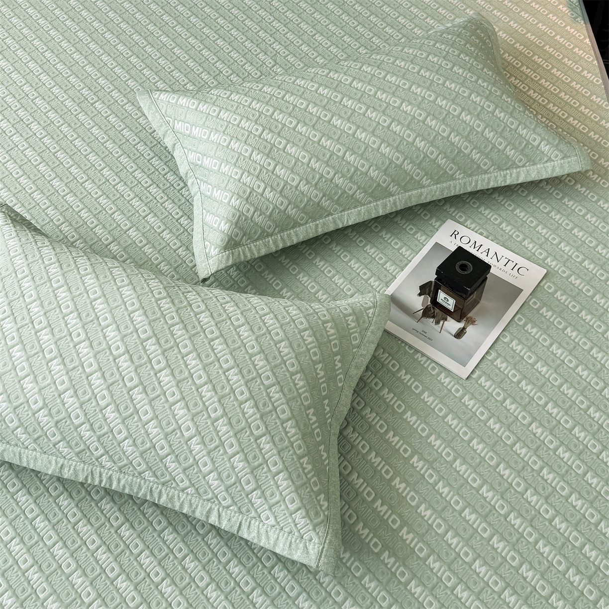 91家纺网 家纺一手货源 找家纺 耐思家纺 2026新款A类高端pe双面乙纶冰豆豆凉席摩登MIO系列（提供买家秀） 摩登MIO-绿床笠款