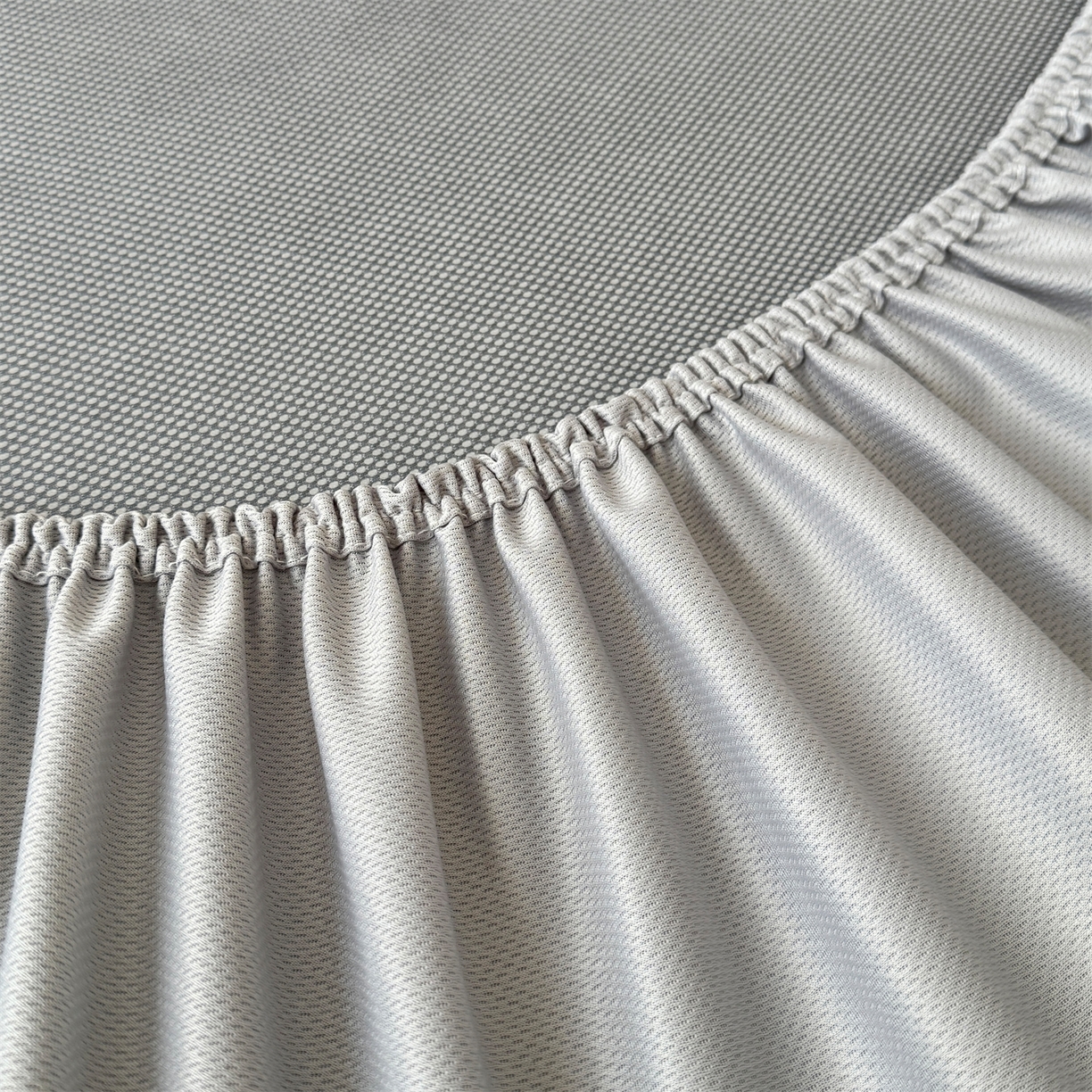 91家纺网 家纺一手货源 找家纺 耐思家纺 2026新款A类高端pe双面乙纶冰豆豆凉席摩登MIO系列（提供买家秀） 摩登MIO-绿床笠款