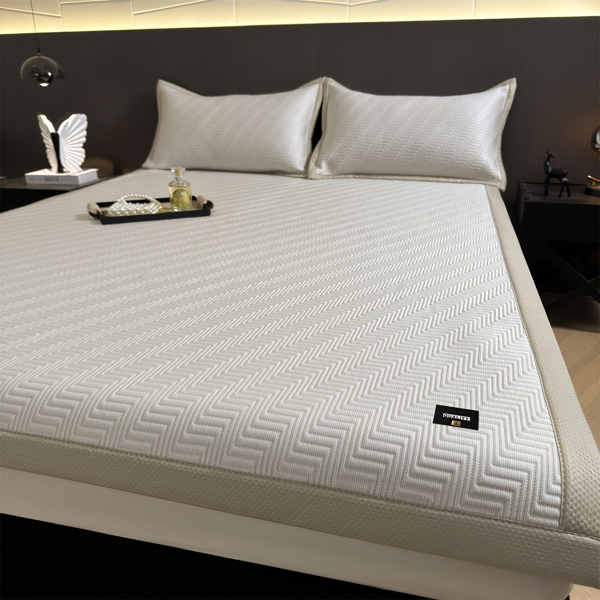 91家纺网 家纺一手货源 找家纺 耐思家纺 2026新款A类高克重三明治复合乙纶提花冰豆豆凉席床笠冰棱斜纹系列（提供买家秀） 冰棱斜纹-卡其床席款