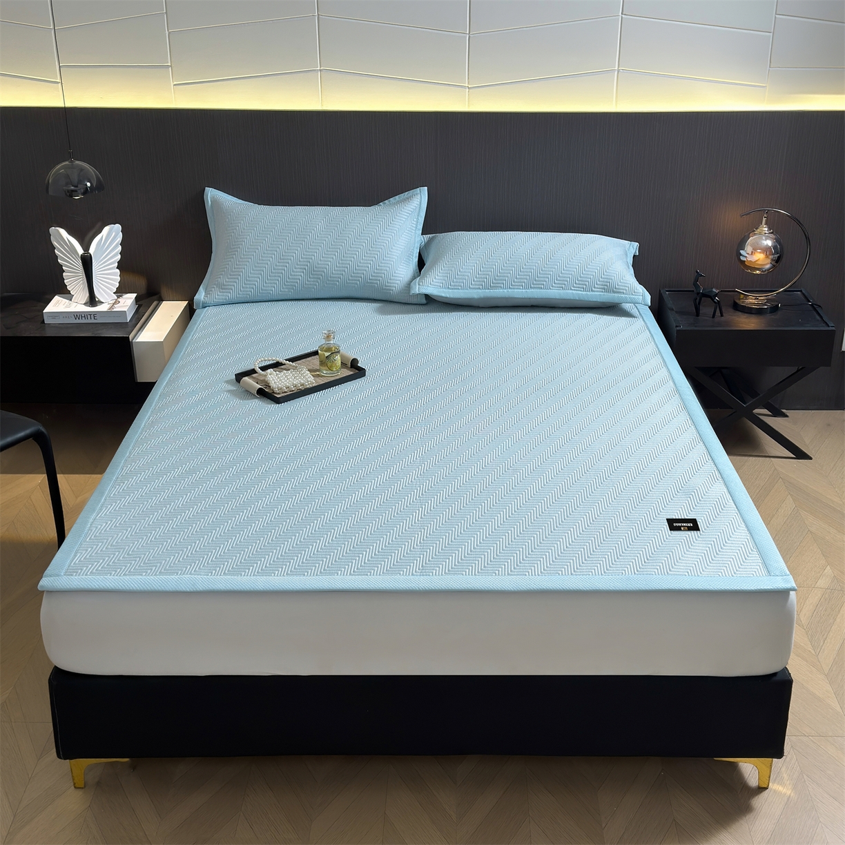 91家纺网 家纺一手货源 找家纺 耐思家纺 2026新款A类高克重三明治复合乙纶提花冰豆豆凉席床笠冰棱斜纹系列（提供买家秀） 冰棱斜纹-蓝床席款