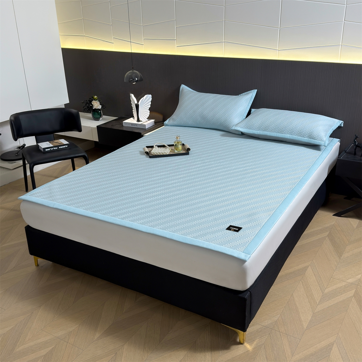 91家纺网 家纺一手货源 找家纺 耐思家纺 2026新款A类高克重三明治复合乙纶提花冰豆豆凉席床笠冰棱斜纹系列（提供买家秀） 冰棱斜纹-蓝床席款