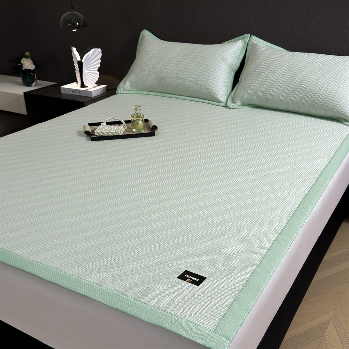 91家纺网 家纺一手货源 找家纺 耐思家纺 2026新款A类高克重三明治复合乙纶提花冰豆豆凉席床笠冰棱斜纹系列（提供买家秀） 冰棱斜纹-绿床席款